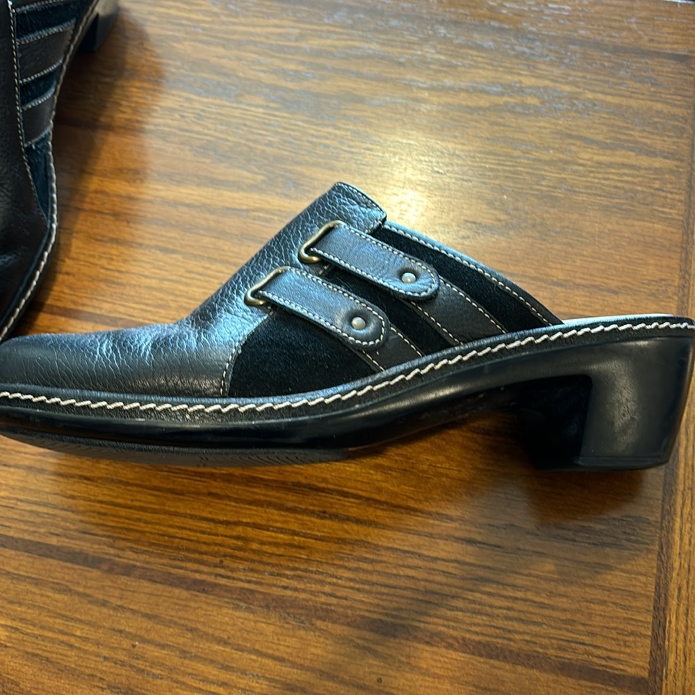 Softspots Leather Clogs - Picture 3 of 14
